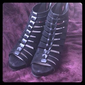 Suede and leather black size 6